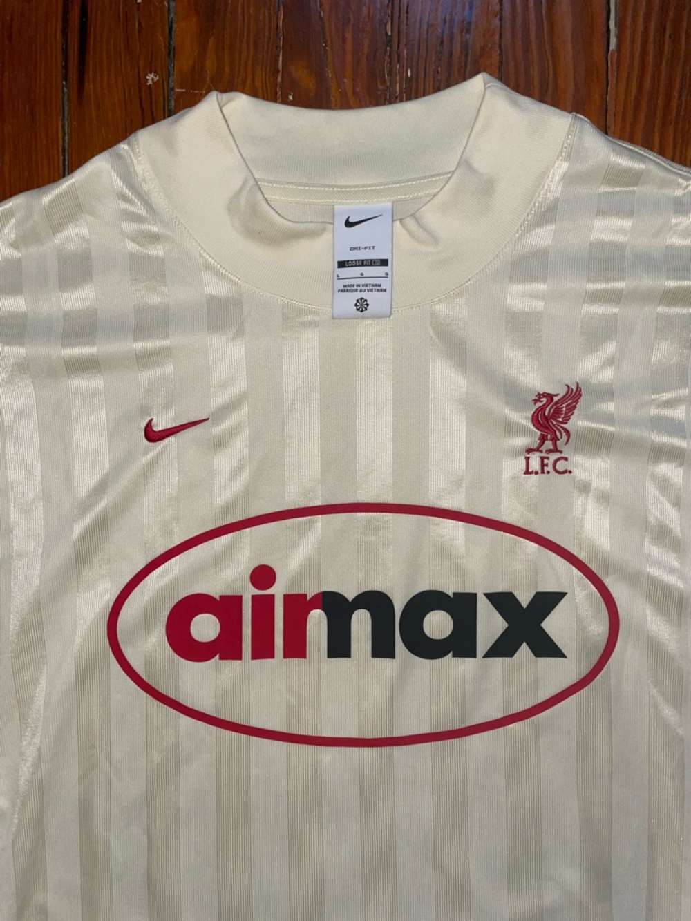 Nike Airmx Long Sleeve Liverpool Football Jersey with Red Accents - Picture 3 of 4